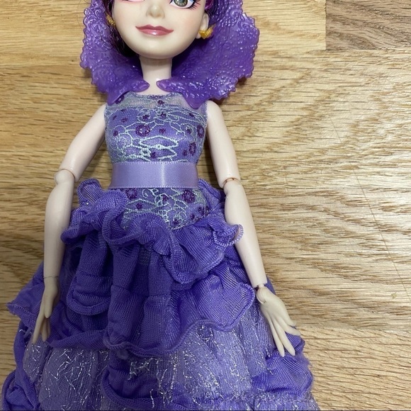 Disney Descendants Coronation Mal Doll Purple Kids Toy - Picture 4 of 5